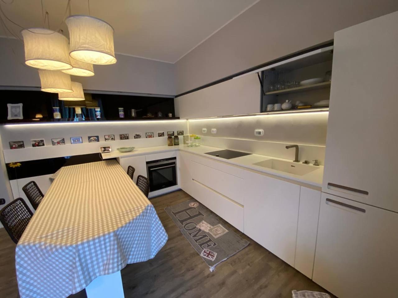 Desenzano Luxury Apartment Desenzano del Garda Dış mekan fotoğraf