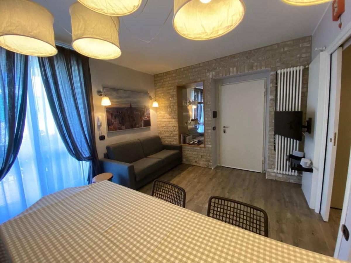 Desenzano Luxury Apartment Desenzano del Garda Dış mekan fotoğraf