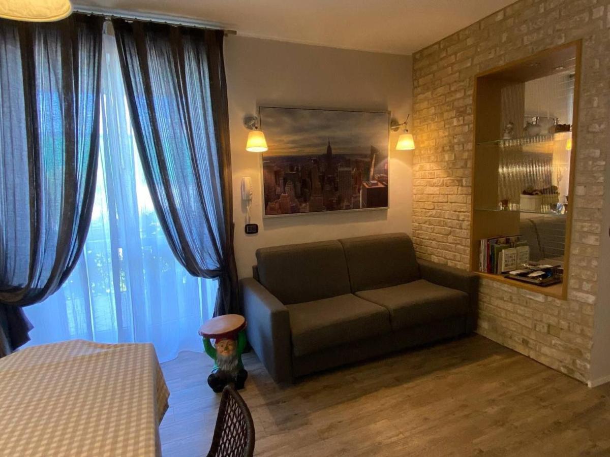 Desenzano Luxury Apartment Desenzano del Garda Dış mekan fotoğraf
